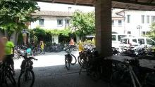 nel cortile dell'associazione Il Portico di Dolo in una giornata di grande affluenza